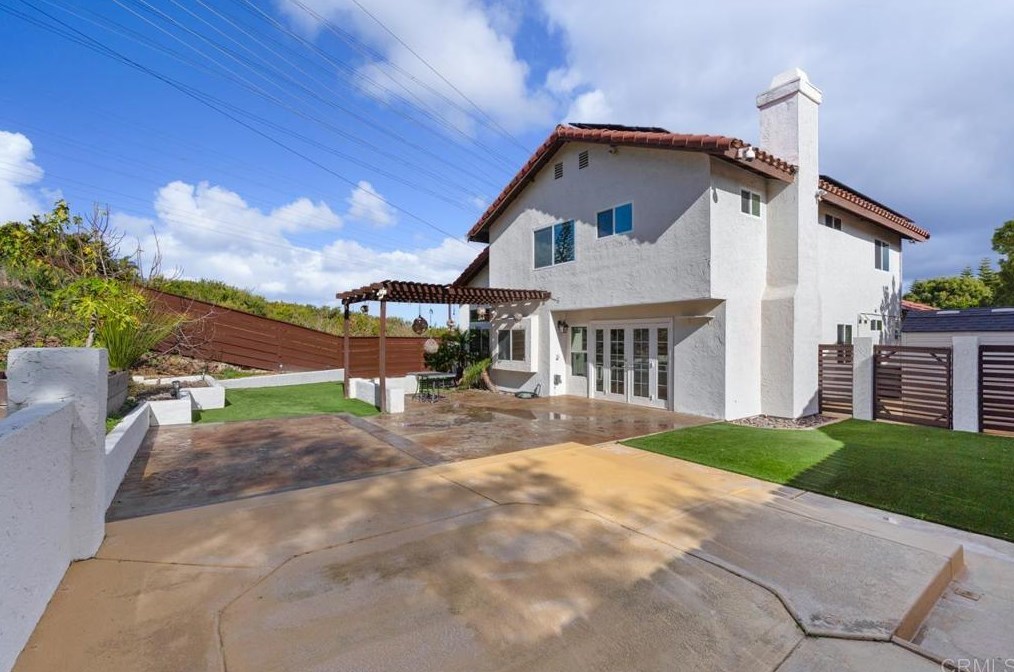 600 Redlands Pl, Bonita CA  91902-4014 exterior