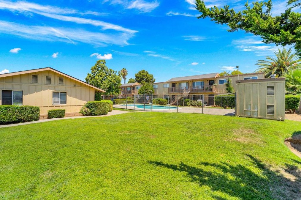 903 Jamacha Rd, El Cajon CA  92019-3203 exterior