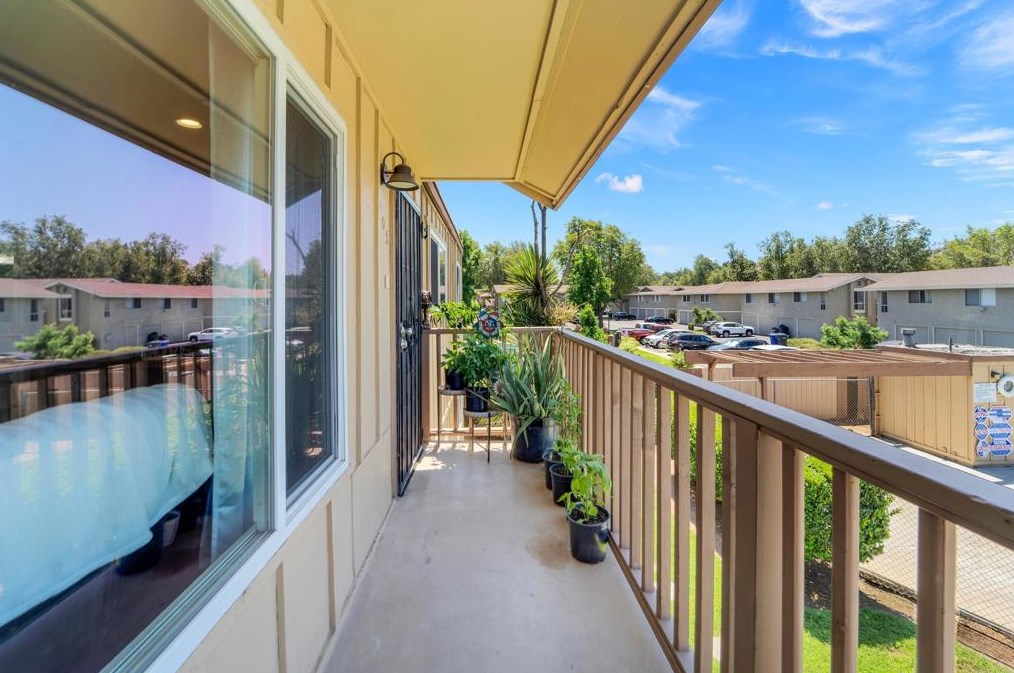 903 Jamacha Rd, El Cajon CA  92019-3203 exterior