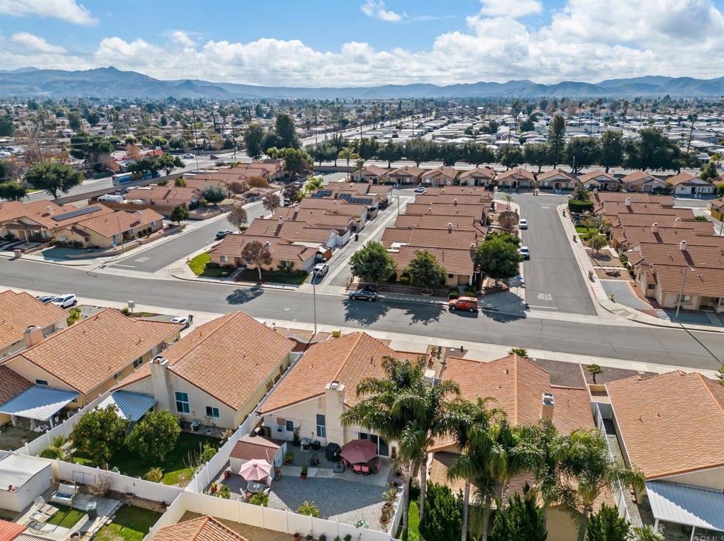 2616 Las Brisas Way, Hemet CA  92545-1580 exterior