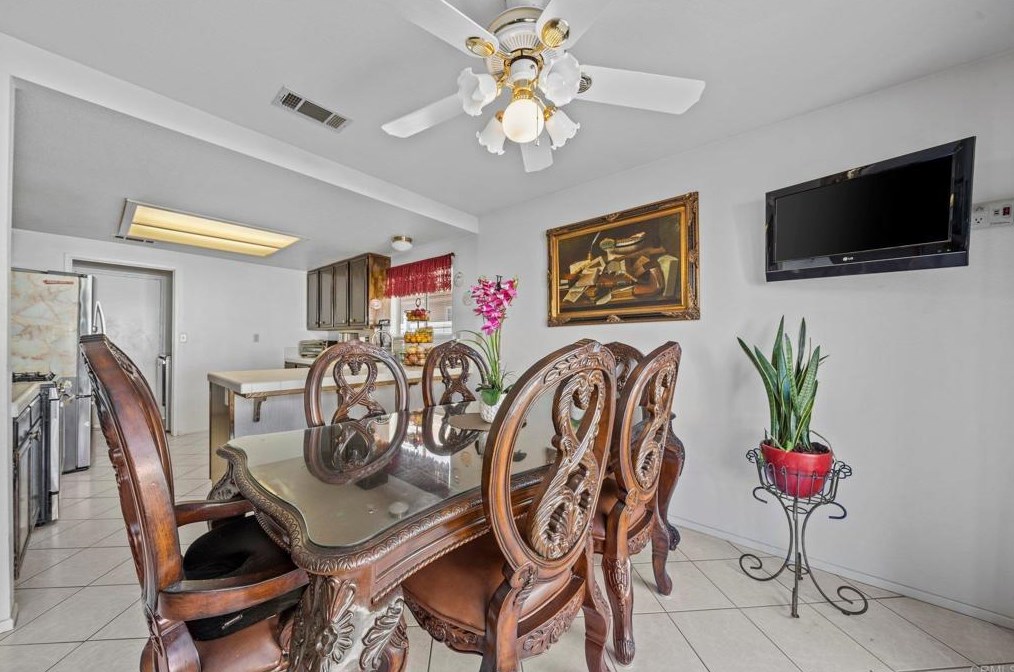 2616 Las Brisas Way, Hemet CA  92545-1580 exterior