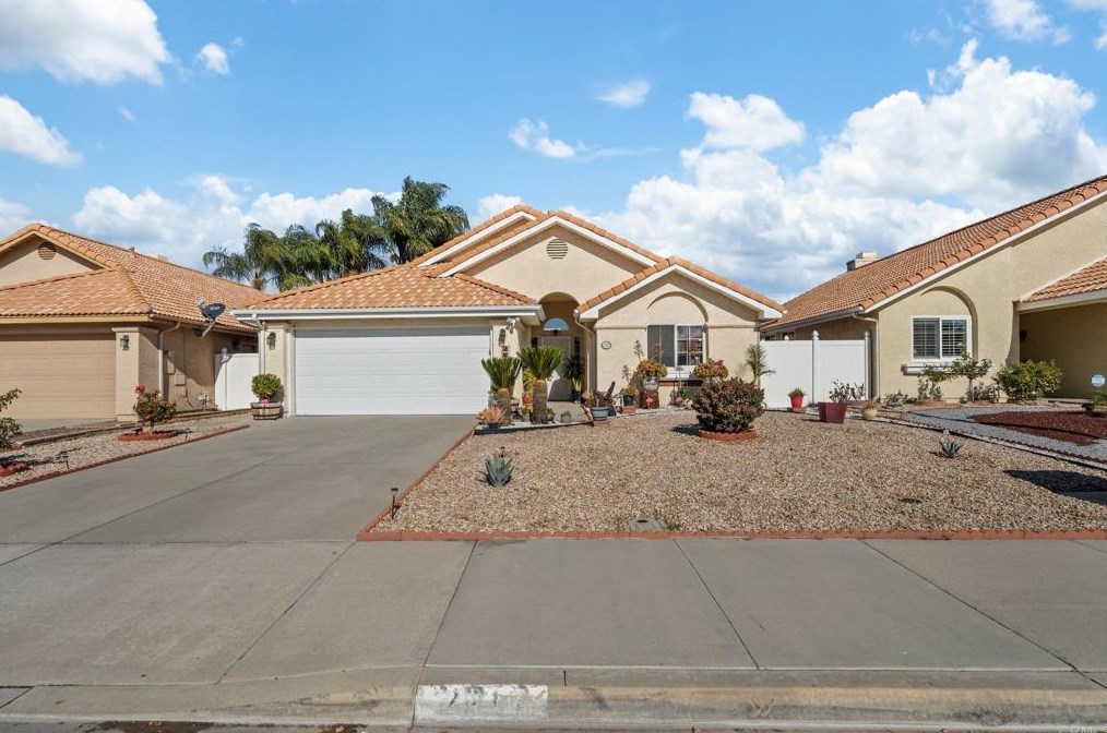 2616 Las Brisas Way, Hemet CA  92545-1580 exterior