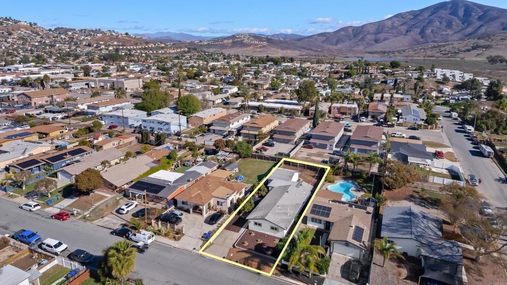 417 Sacramento Ave, Spring Valley CA  91977-5939 exterior