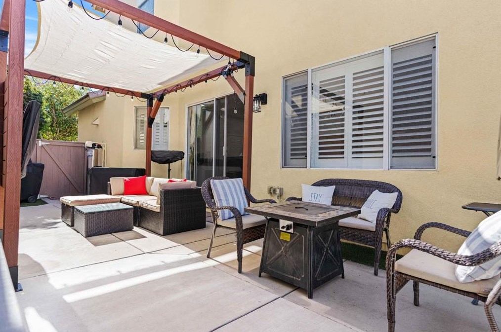 1467 Sutter Buttes St, Chula Vista CA  91913-2946 exterior