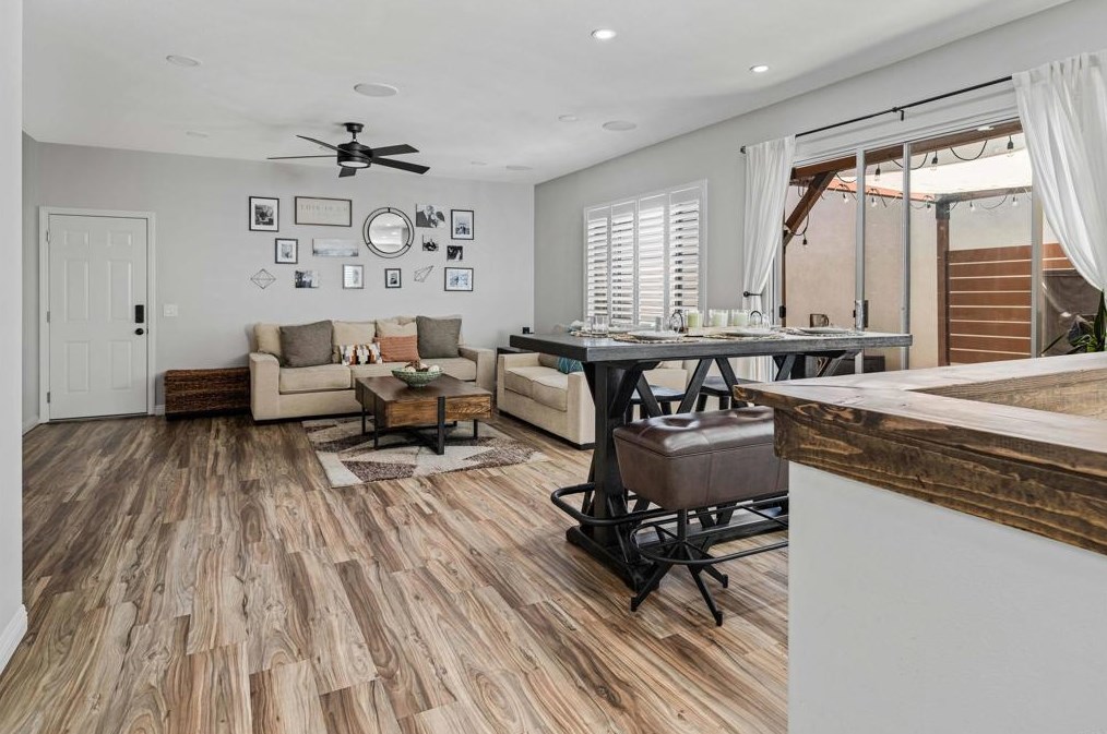 1467 Sutter Buttes St, Chula Vista CA  91913-2946 exterior