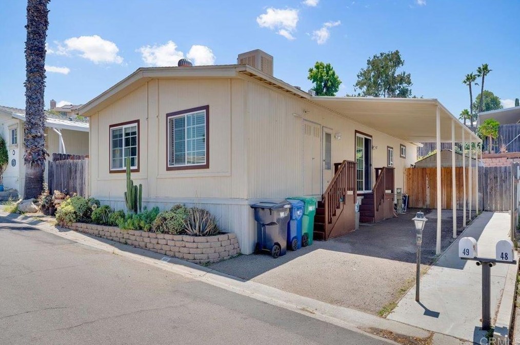 13217 Aurora Dr, El Cajon CA  92021-1800 exterior