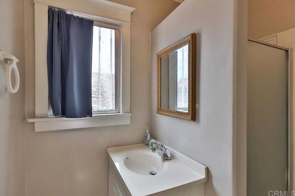 114 Division St, National City CA  91950-1251 exterior