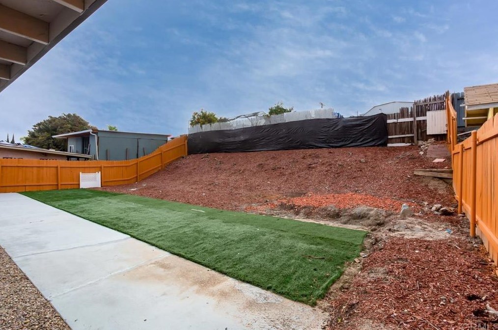 8859 Crestmore Ave, Spring Valley CA  91977-4739 exterior