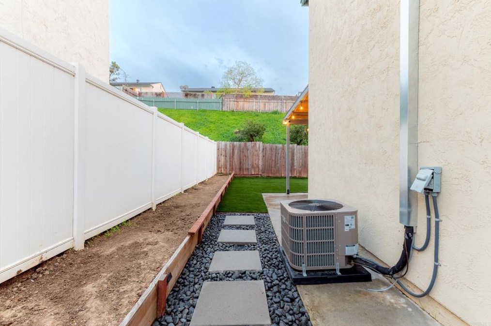 8903 Ildica St, Spring Valley CA  91977-3533 exterior