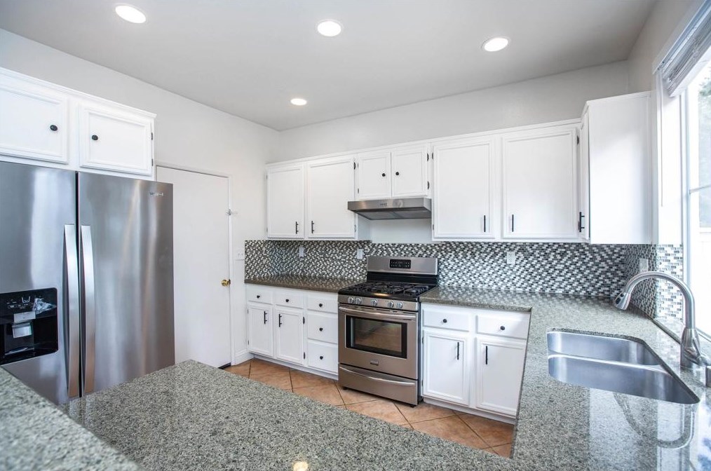 1189 Calle Tesoro, Chula Vista CA  91915-1262 exterior