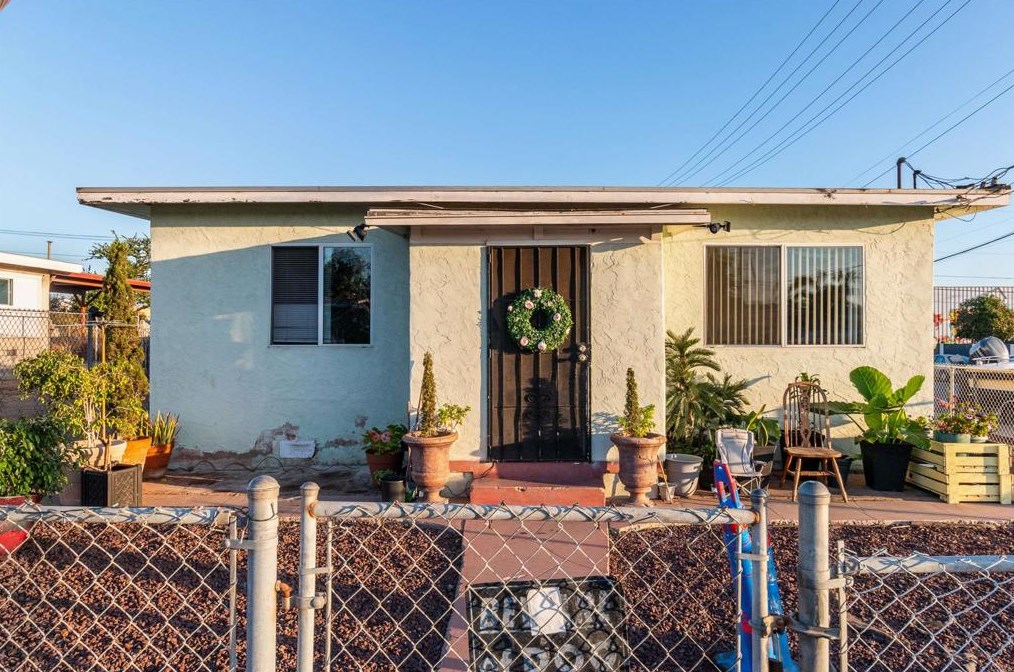 1669 Del Monte Ave, Chula Vista CA  91911-5817 exterior