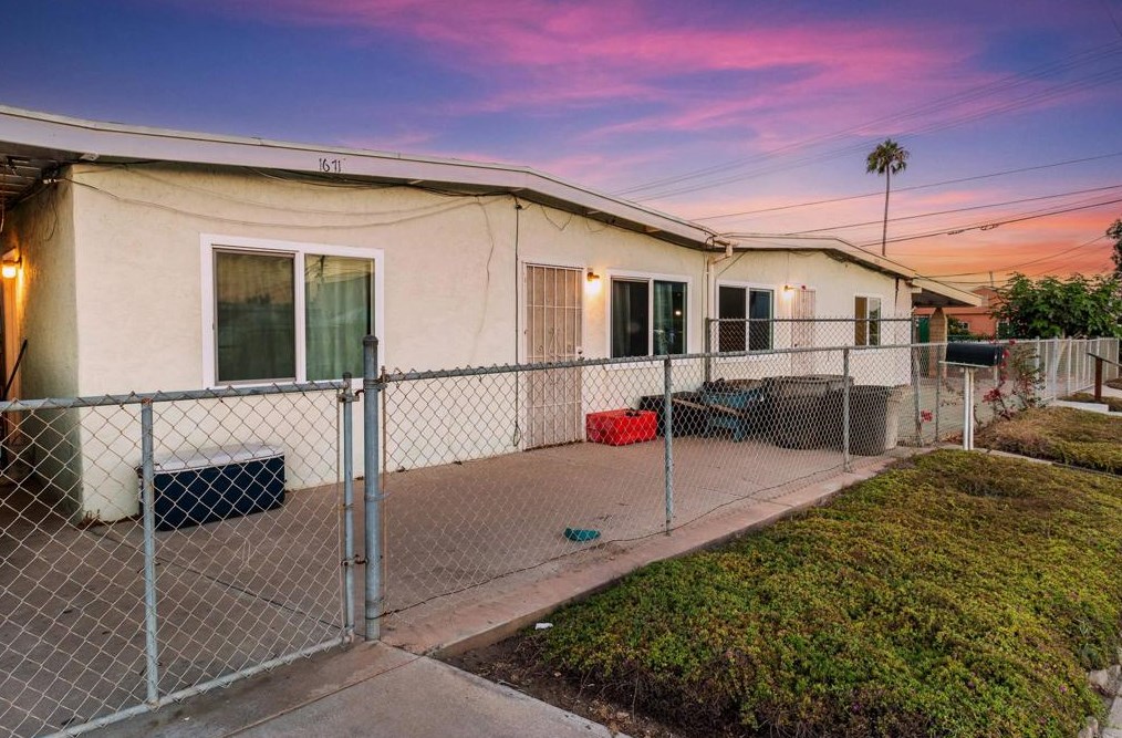 1669 Del Monte Ave, Chula Vista CA  91911-5817 exterior