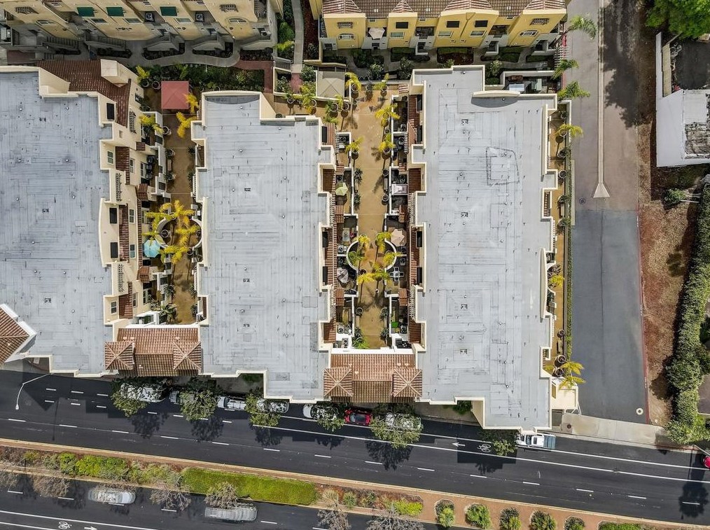 7705 El Cajon Blvd, La Mesa CA  91942-6993 exterior