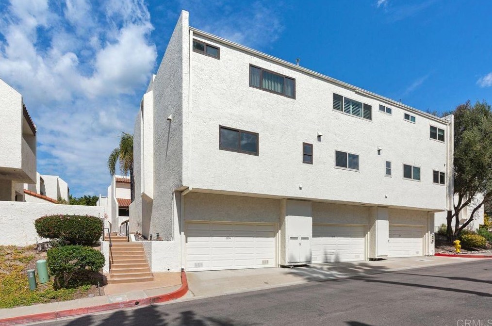 6844 Caminito Del Greco, San Diego CA 92120-2221 exterior