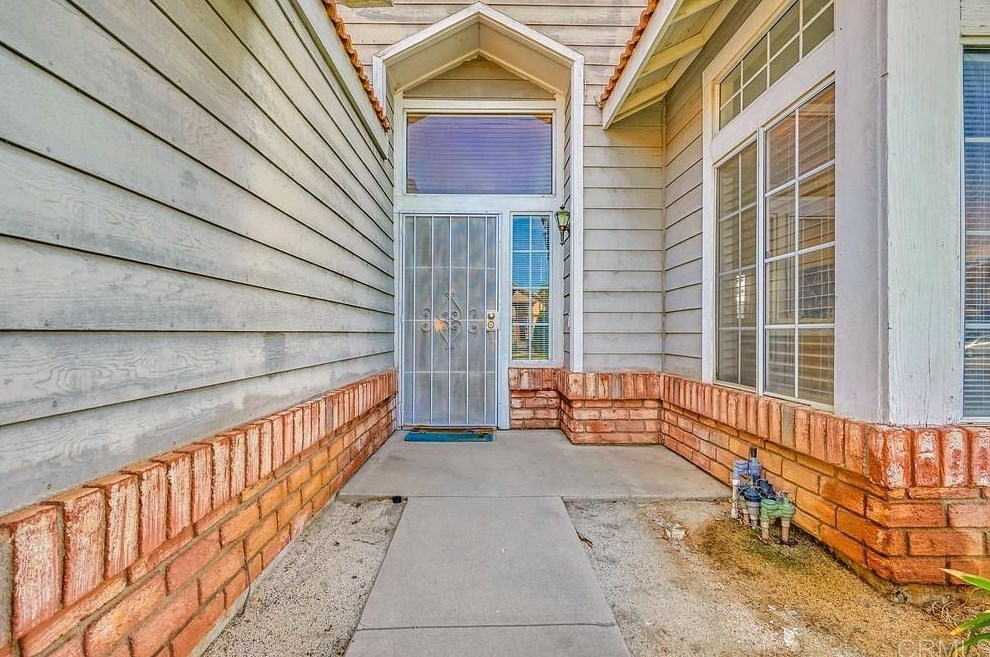 12940 Orleans Dr, Moreno Valley CA  92555-2310 exterior