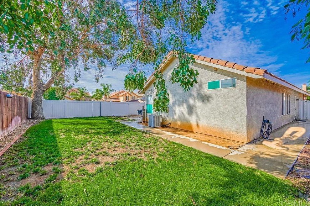 12940 Orleans Dr, Moreno Valley CA  92555-2310 exterior