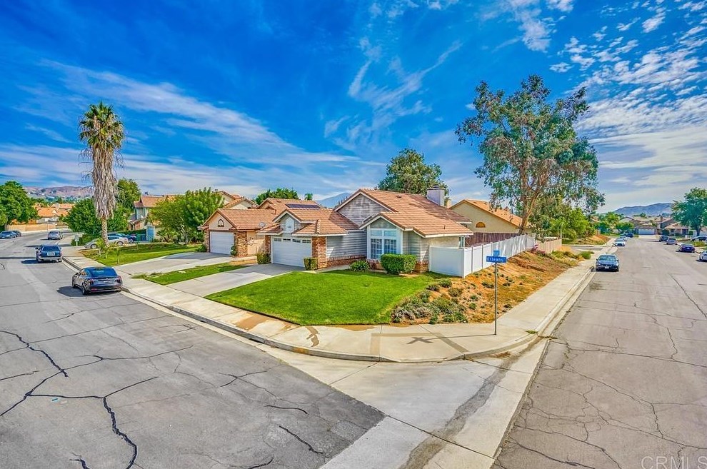 12940 Orleans Dr, Moreno Valley CA  92555-2310 exterior