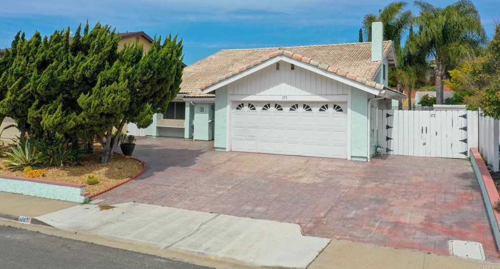 171 Camino Vista Real, Chula Vista CA  91910-6260 exterior