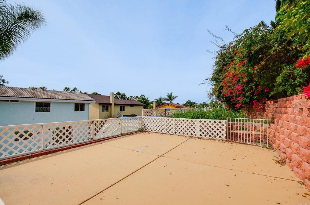 171 Camino Vista Real, Chula Vista CA  91910-6260 exterior