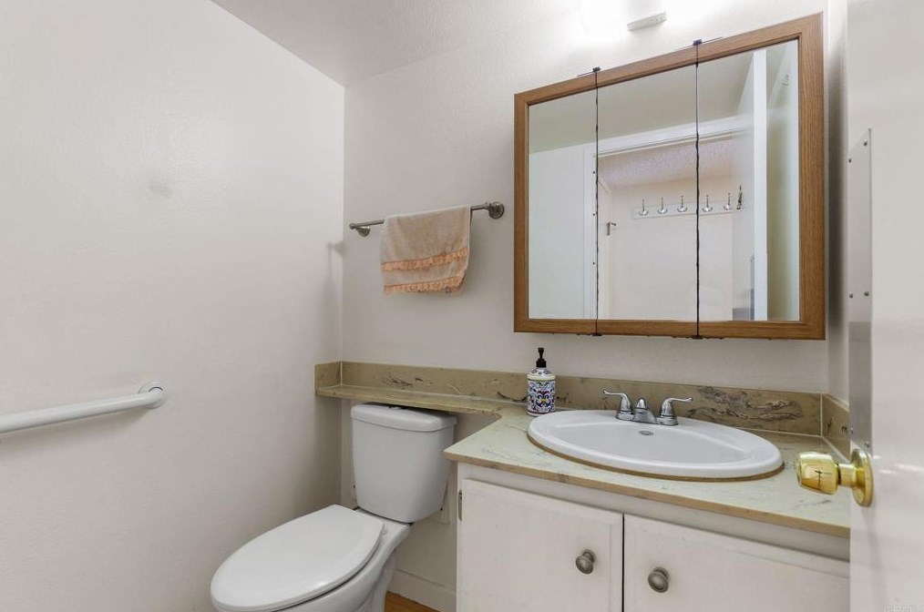 171 Camino Vista Real, Chula Vista CA  91910-6260 exterior