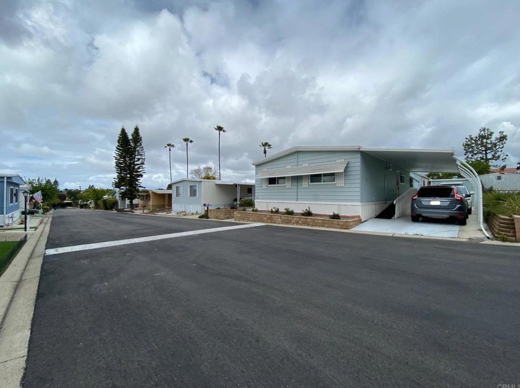 1925 Otay Lakes Rd, Chula Vista CA 91913-3103 exterior