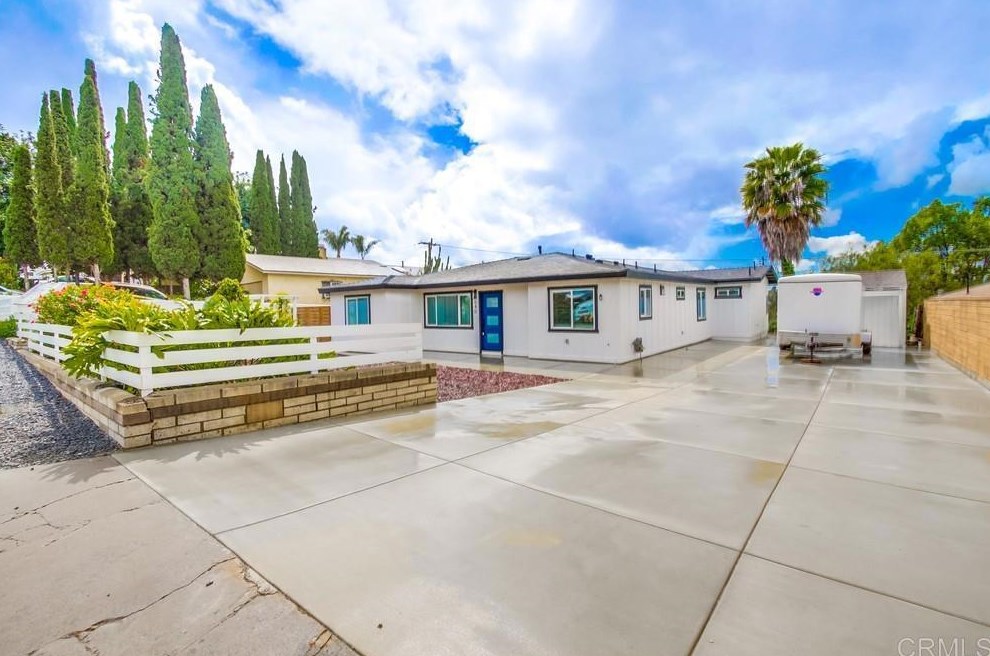 640 Sacramento Ave, Spring Valley CA  91977-5023 exterior