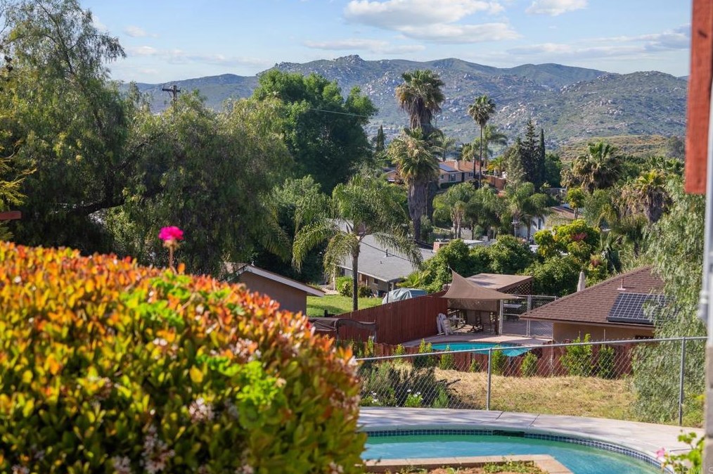 9140 Paradise Park Dr, Lakeside CA  92040-3615 exterior