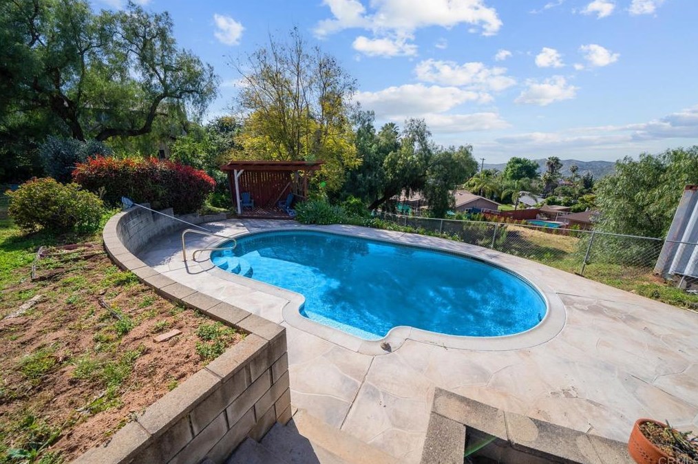 9140 Paradise Park Dr, Lakeside CA  92040-3615 exterior