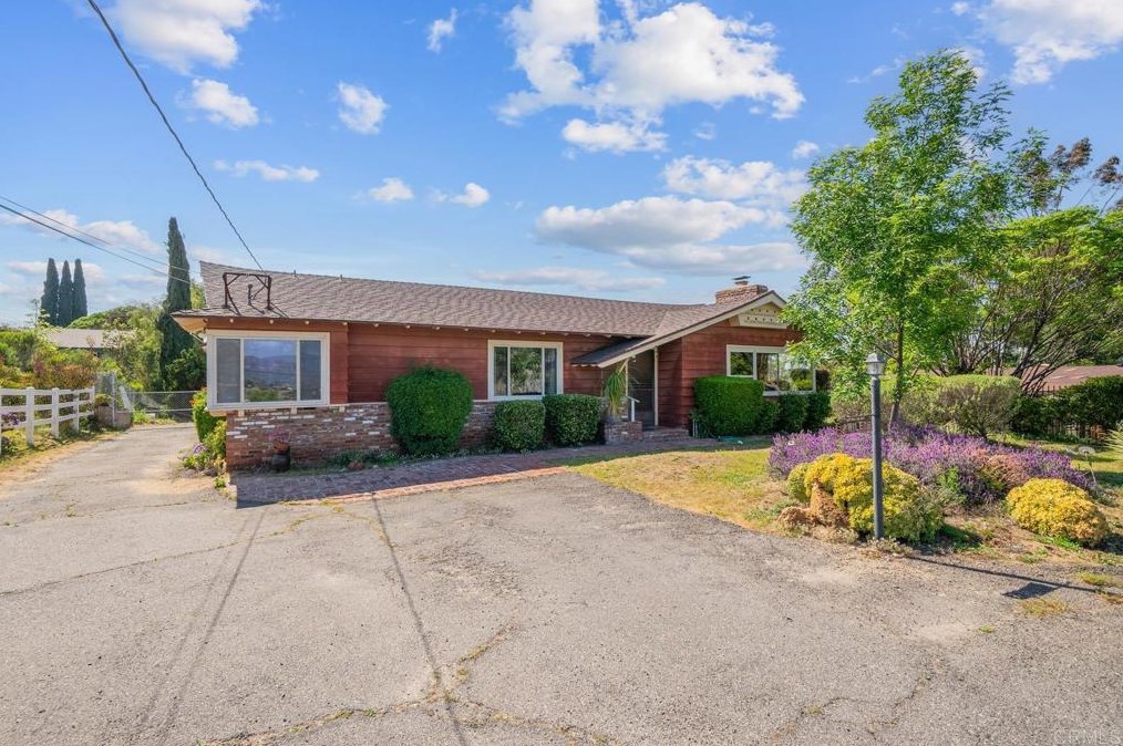 9140 Paradise Park Dr, Lakeside CA  92040-3615 exterior