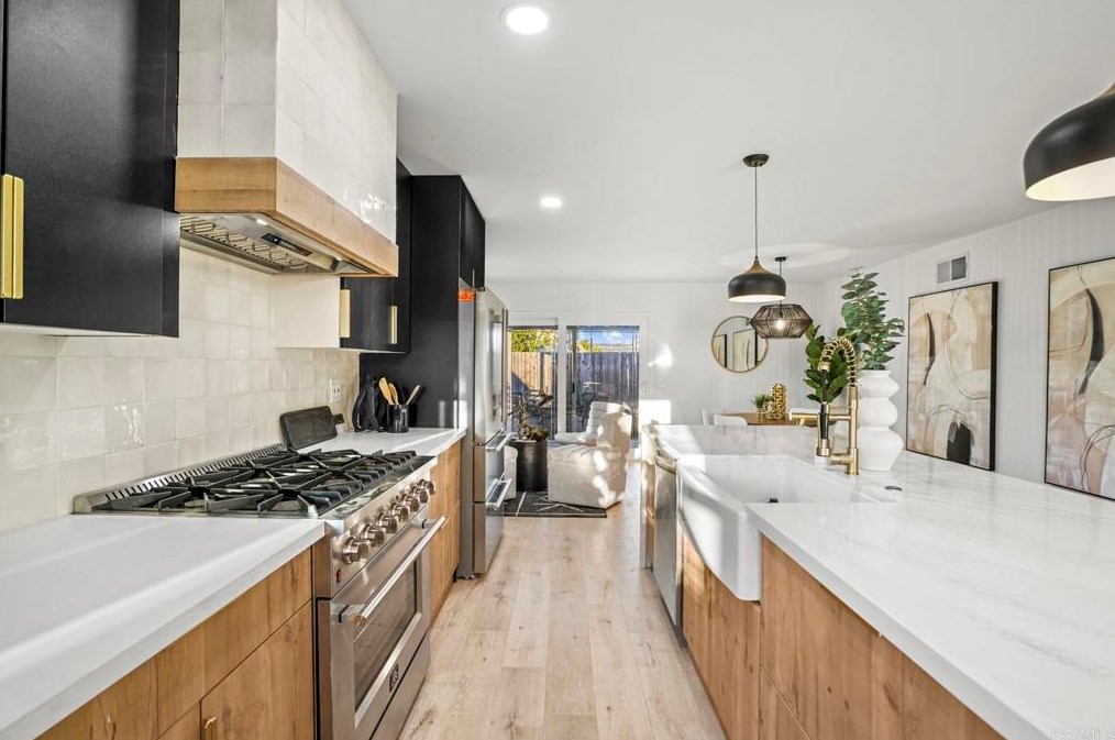 11303 Calle Jalapa, San Diego CA  92126-1215 exterior