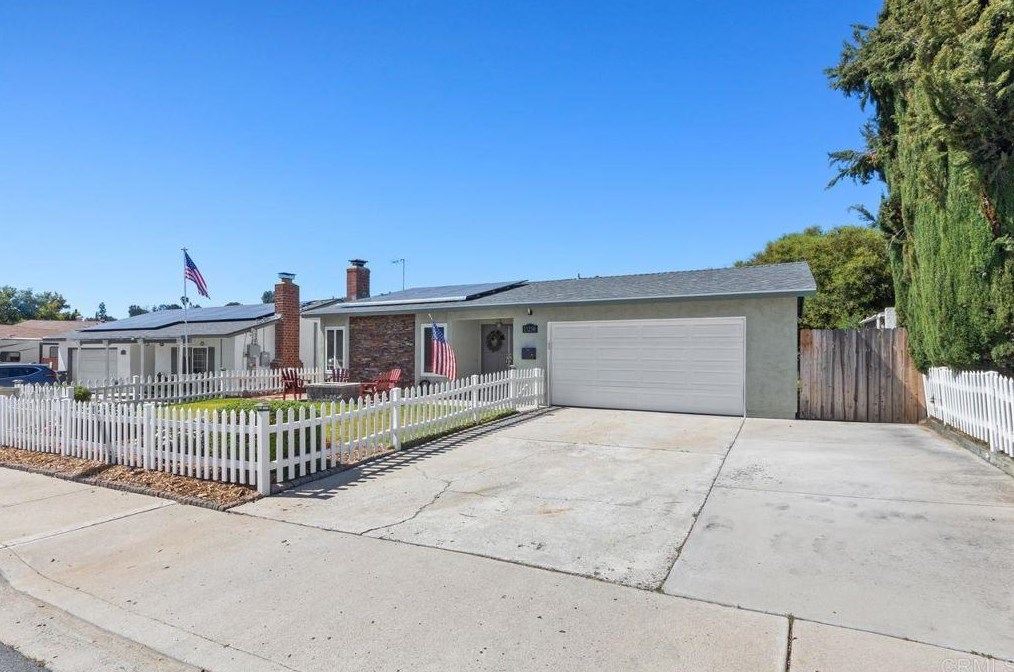 13250 Lakeview Rd, Lakeside CA  92040-4728 exterior