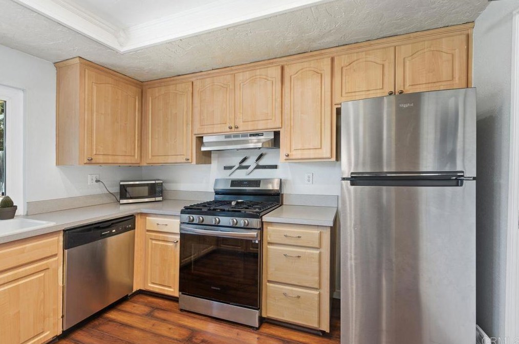 13250 Lakeview Rd, Lakeside CA  92040-4728 exterior