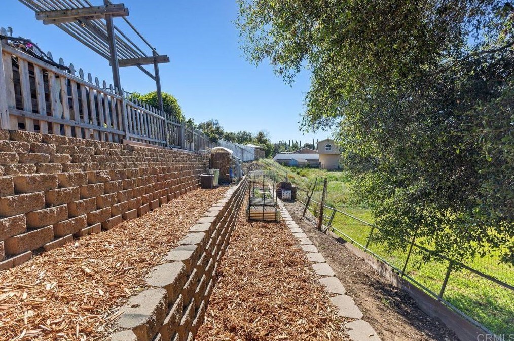 13250 Lakeview Rd, Lakeside CA  92040-4728 exterior