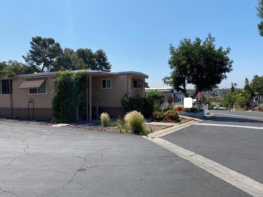 1925 Otay Lakes Rd, Chula Vista CA 91913-3103 exterior