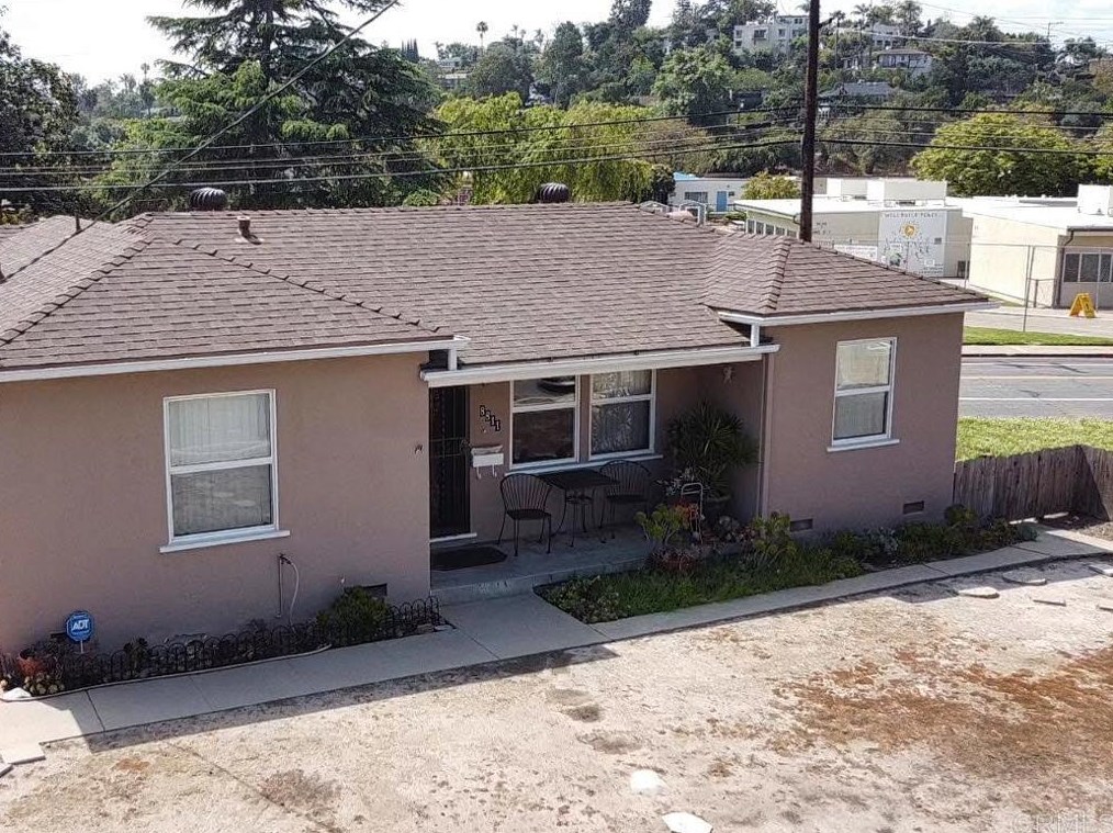 8811 Madison Ave, La Mesa CA  91941-5125 exterior