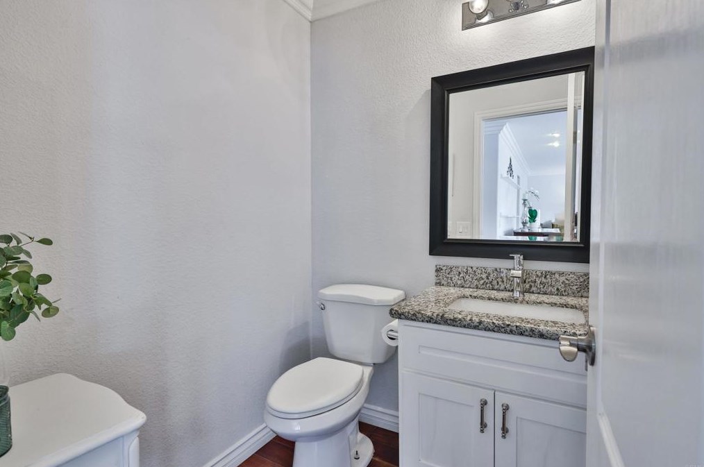 1252 Indian Creek Dr, Chula Vista CA  91915-2258 exterior