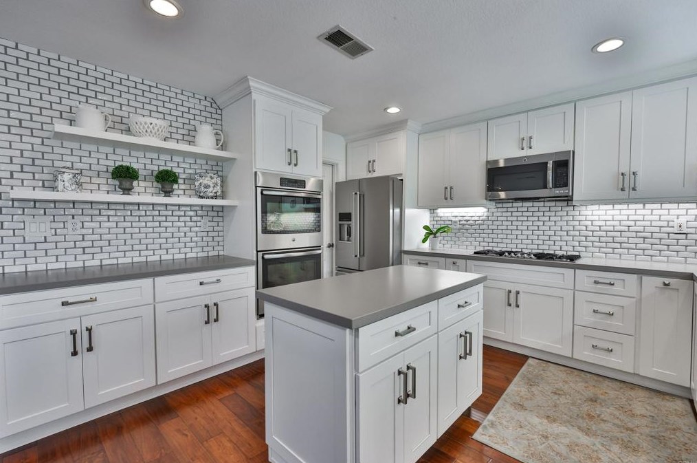 1252 Indian Creek Dr, Chula Vista CA  91915-2258 exterior