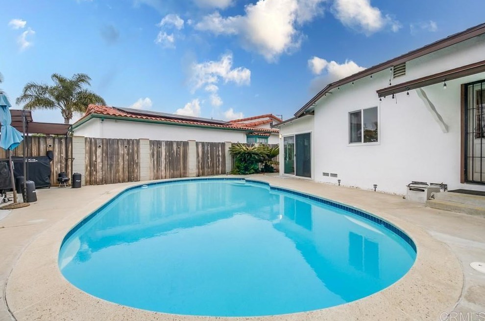 821 Date Ave, Chula Vista CA  91911-1111 exterior