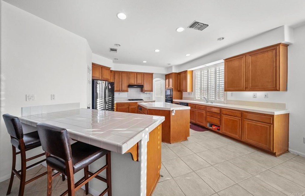 544 Rocking Horse Dr, Chula Vista CA  91914-4154 exterior