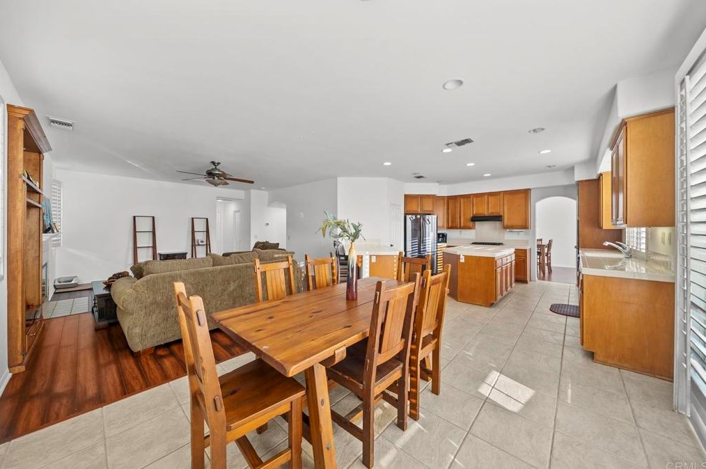 544 Rocking Horse Dr, Chula Vista CA  91914-4154 exterior