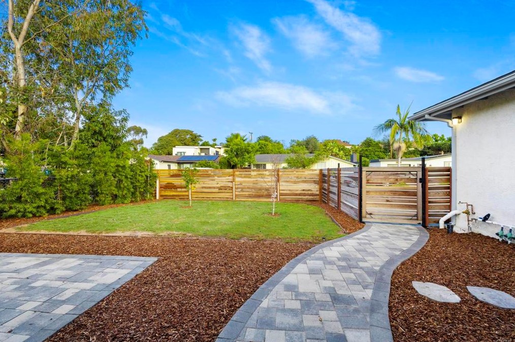 3654 Budd St, San Diego CA 92111-4334 exterior