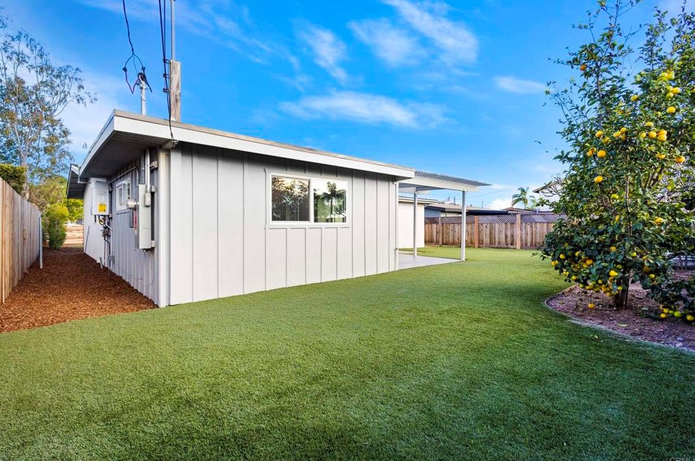 3654 Budd St, San Diego CA 92111-4334 exterior