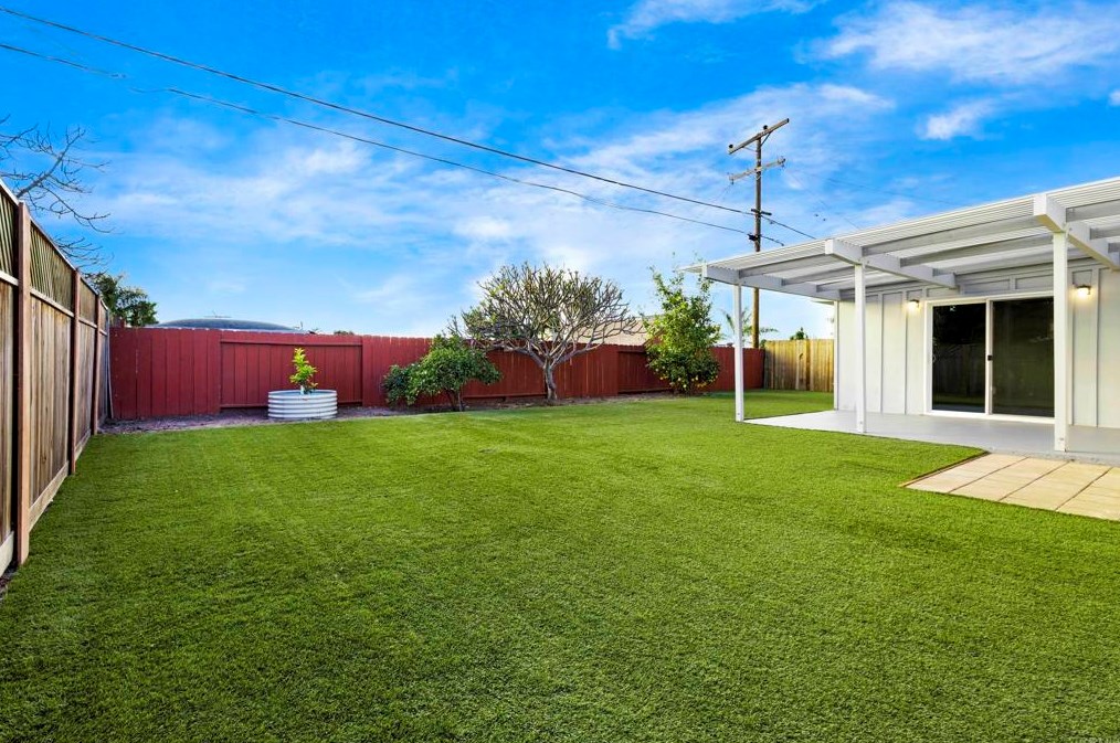 3654 Budd St, San Diego CA 92111-4334 exterior