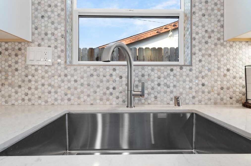 3654 Budd St, San Diego CA 92111-4334 exterior