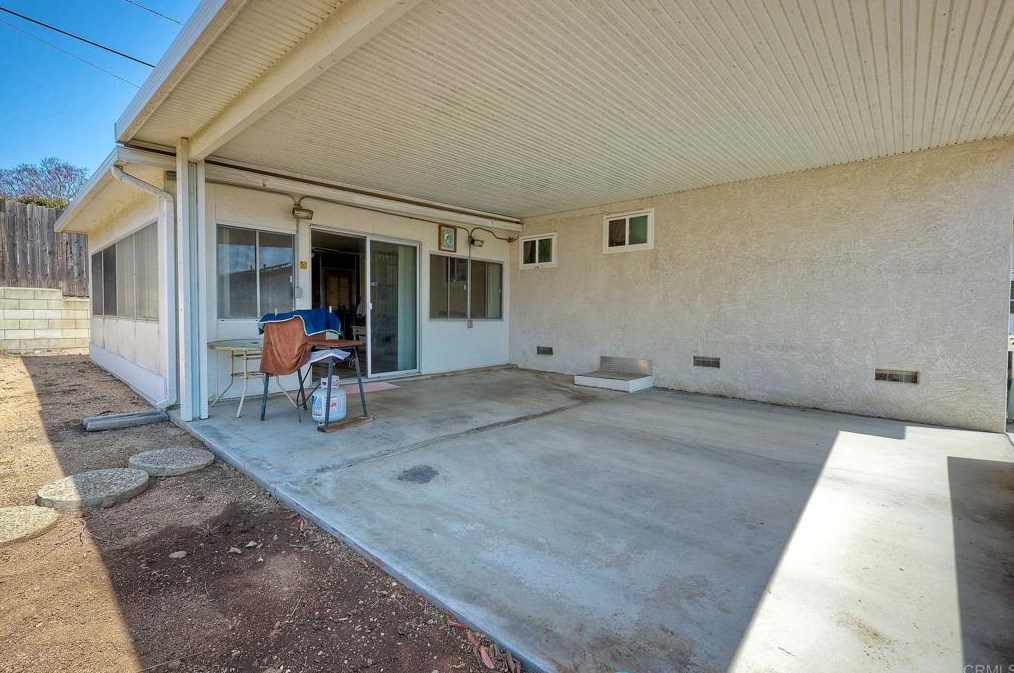 2902 Manos Dr, San Diego CA 92139-3720 exterior