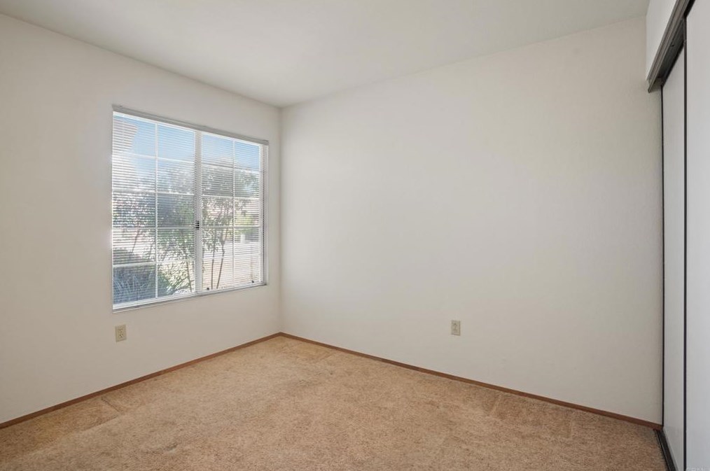 5237 Alamosa Park Dr, Oceanside CA  92057-6310 exterior