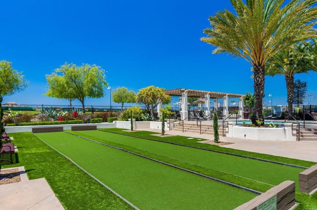 1527 Franceschi Dr, Chula Vista CA  91913-2516 exterior