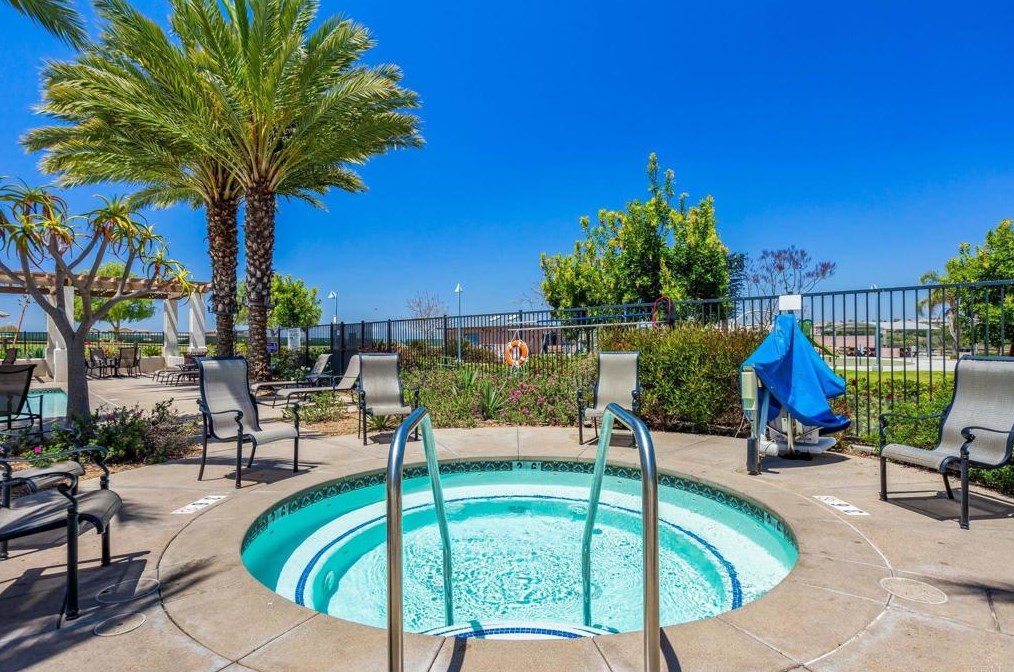 1527 Franceschi Dr, Chula Vista CA  91913-2516 exterior