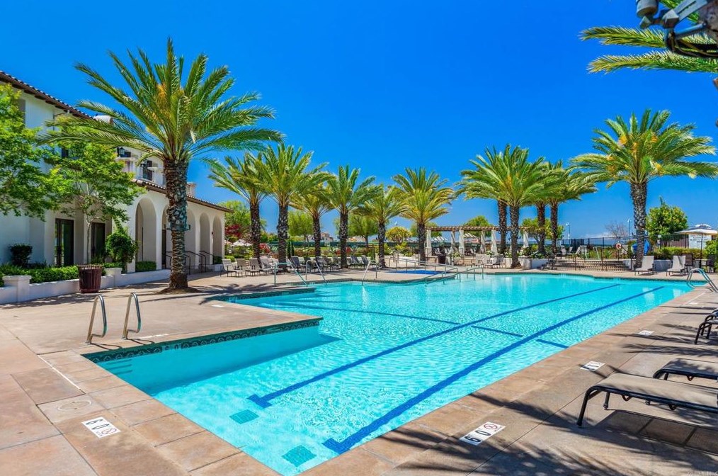 1527 Franceschi Dr, Chula Vista CA  91913-2516 exterior