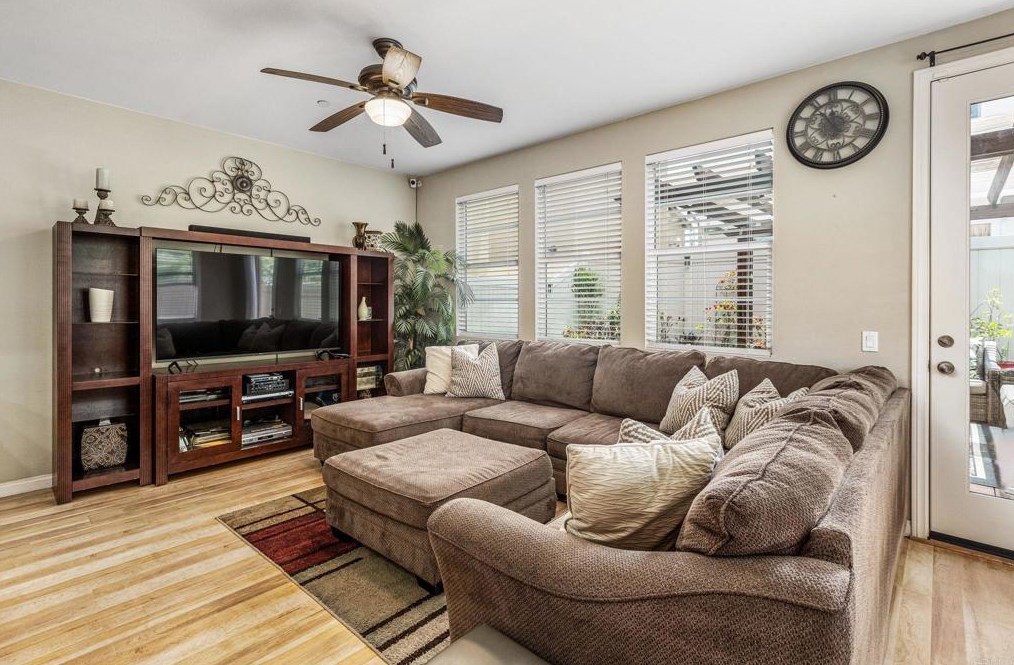 1527 Franceschi Dr, Chula Vista CA  91913-2516 exterior